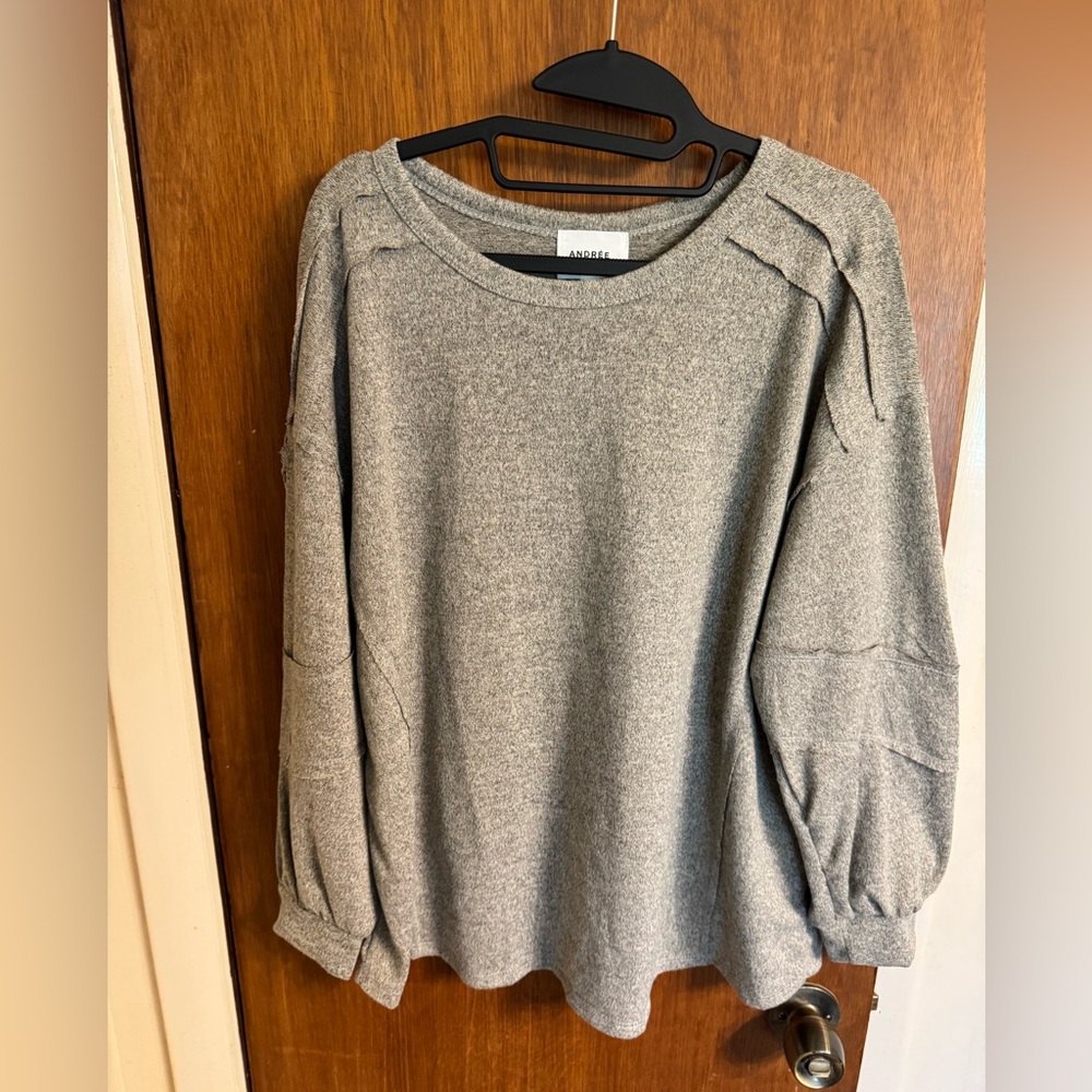 New With Tags Andree by Unit Size L Gray Long Sleeve Gray Crew Neck Sweater
